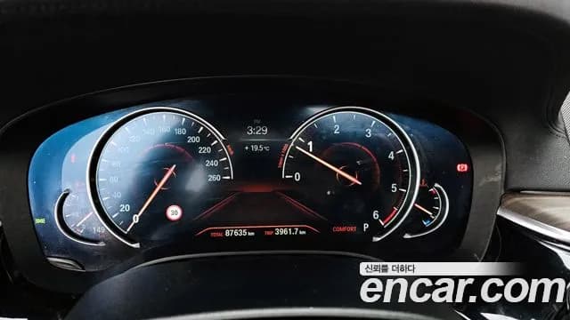 2017 BMW 5Series (G30) 520d M Sport Package Plus Sold VIN WBAJC3107HG924219 – photo 16 2017 BMW 5Series (G30) 520d M Sport Package Plus Sold VIN WBAJC3107HG924219 – photo 16