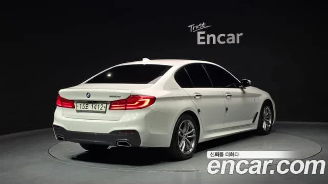 2017 BMW 5 Series (G30) 520d M Sport package Sold VIN WBAJC3108HG854908 – photo 18 2017 BMW 5 Series (G30) 520d M Sport package Sold VIN WBAJC3108HG854908 – photo 18