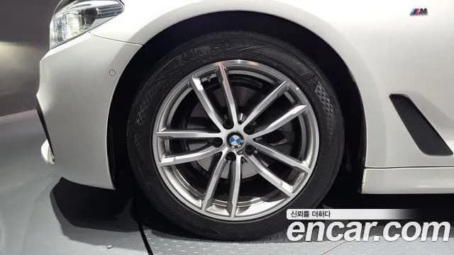 2017 BMW 5 Series (G30) 520d M Sport package Sold VIN WBAJC3108HG854908 – photo 19 2017 BMW 5 Series (G30) 520d M Sport package Sold VIN WBAJC3108HG854908 – photo 19