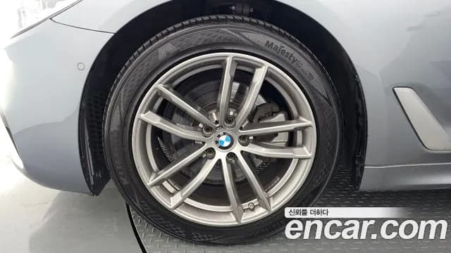2018 BMW 5 Series (G30) 520d M Sport package Sold VIN WBAJC3109JWB76989 – photo 15 2018 BMW 5 Series (G30) 520d M Sport package Sold VIN WBAJC3109JWB76989 – photo 15