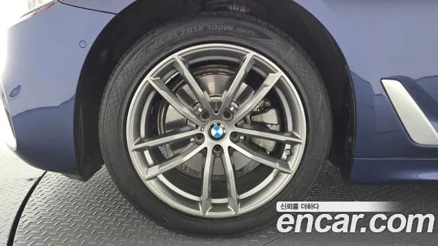 2018 BMW 5Series (G30) 520d xDrive M Sport Package Sold VIN WBAJC5100JWB87133 – photo 14 2018 BMW 5Series (G30) 520d xDrive M Sport Package Sold VIN WBAJC5100JWB87133 – photo 14
