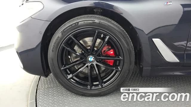 2018 BMW 5 Series (G30) 520d xDrive M Sport Package Sold VIN WBAJC5103JWB86039 – front exterior 2018 BMW 5 Series (G30) 520d xDrive M Sport Package Sold VIN WBAJC5103JWB86039 – front exterior