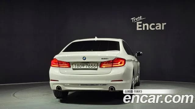 2019 BMW 5Series (G30) 530i Luxury Plus Sold VIN WBAJD3100KB317905 – rear exterior 2019 BMW 5Series (G30) 530i Luxury Plus Sold VIN WBAJD3100KB317905 – rear exterior
