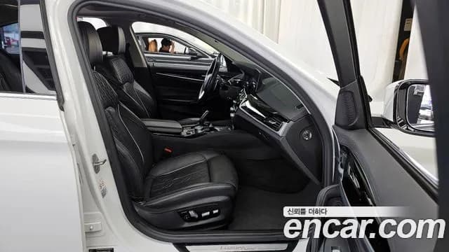 2019 BMW 5Series (G30) 530i Luxury Plus Sold VIN WBAJD3100KB317905 – trunk area 2019 BMW 5Series (G30) 530i Luxury Plus Sold VIN WBAJD3100KB317905 – trunk area