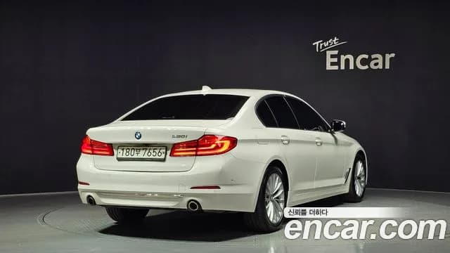 2019 BMW 5Series (G30) 530i Luxury Plus Sold VIN WBAJD3100KB317905 – photo 14 2019 BMW 5Series (G30) 530i Luxury Plus Sold VIN WBAJD3100KB317905 – photo 14