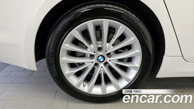 2019 BMW 5Series (G30) 530i Luxury Plus Sold VIN WBAJD3100KB317905 – photo 20 2019 BMW 5Series (G30) 530i Luxury Plus Sold VIN WBAJD3100KB317905 – photo 20