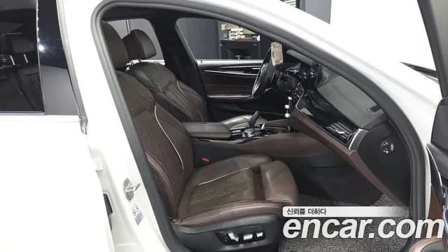 2019 BMW 5Series (G30) 530i M Sport Package Plus Sold VIN WBAJD3102KWE99473 – photo 13 2019 BMW 5Series (G30) 530i M Sport Package Plus Sold VIN WBAJD3102KWE99473 – photo 13