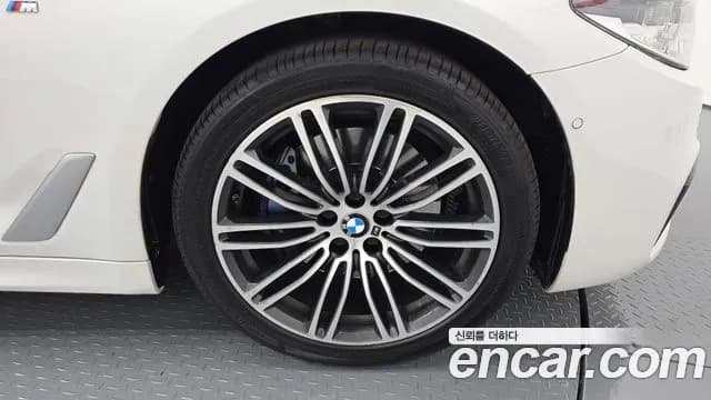 2019 BMW 5Series (G30) 530i M Sport Package Plus Sold VIN WBAJD3102KWE99473 – photo 14 2019 BMW 5Series (G30) 530i M Sport Package Plus Sold VIN WBAJD3102KWE99473 – photo 14