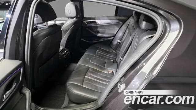 2018 BMW 5Series (G30) 530i M Sport Package Sold VIN WBAJD3104JWC14013 – side profile 2018 BMW 5Series (G30) 530i M Sport Package Sold VIN WBAJD3104JWC14013 – side profile