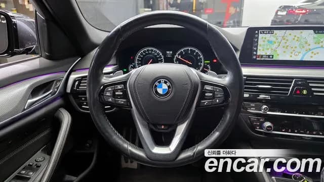 2018 BMW 5Series (G30) 530i M Sport Package Sold VIN WBAJD3104JWC14013 – photo 14 2018 BMW 5Series (G30) 530i M Sport Package Sold VIN WBAJD3104JWC14013 – photo 14