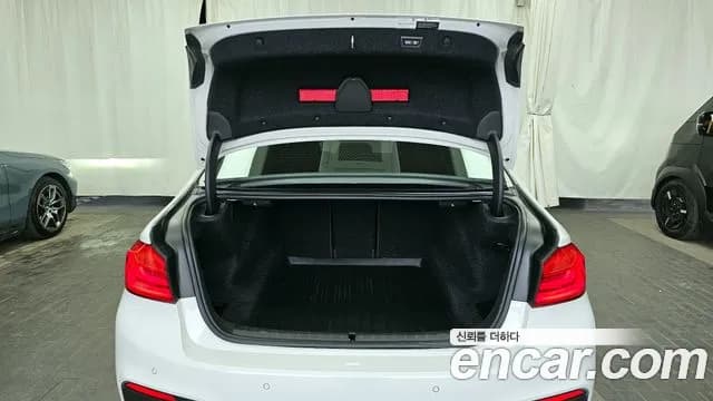 2018 BMW 5 Series (G30) 530i M Sport Package Plus Sold VIN WBAJD3105JG970358 – exterior detail 2018 BMW 5 Series (G30) 530i M Sport Package Plus Sold VIN WBAJD3105JG970358 – exterior detail