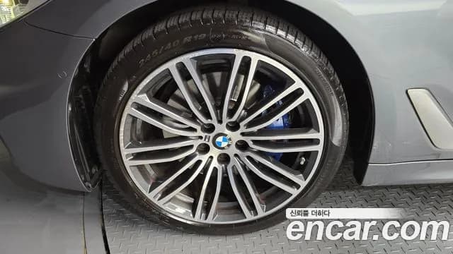 2018 BMW 5 Series (G30) 530i M Sport Package Plus Sold VIN WBAJD3107JWC99445 – photo 17 2018 BMW 5 Series (G30) 530i M Sport Package Plus Sold VIN WBAJD3107JWC99445 – photo 17