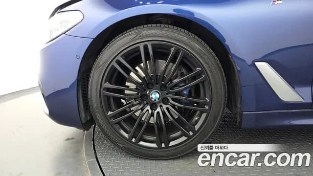 2019 BMW 5Series (G30) 530i M Sport Package Plus Sold VIN WBAJD3108KWW21315 – photo 12 2019 BMW 5Series (G30) 530i M Sport Package Plus Sold VIN WBAJD3108KWW21315 – photo 12