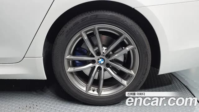 2018 BMW 5Series (G30) 530i M Sport Package Sold VIN WBAJD3109JG970539 – photo 14 2018 BMW 5Series (G30) 530i M Sport Package Sold VIN WBAJD3109JG970539 – photo 14