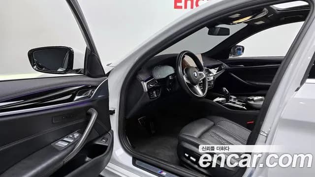2019 BMW 5 Series (G30) 530i M Sport Package Plus Sold VIN WBAJD3109KB317336 – trunk area 2019 BMW 5 Series (G30) 530i M Sport Package Plus Sold VIN WBAJD3109KB317336 – trunk area