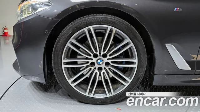 2019 BMW 5 Series (G30) 530i M Sport Package Plus Sold VIN WBAJD310XKB317698 – photo 19 2019 BMW 5 Series (G30) 530i M Sport Package Plus Sold VIN WBAJD310XKB317698 – photo 19