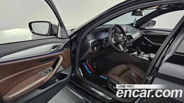 2019 BMW 5 Series (G30) M550d xDrive Sold VIN WBAJD7103KBM20226 – photo 22 2019 BMW 5 Series (G30) M550d xDrive Sold VIN WBAJD7103KBM20226 – photo 22