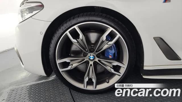2018 BMW 5Series (G30) M550d xDrive Sold VIN WBAJD7107JBM19644 – photo 22 2018 BMW 5Series (G30) M550d xDrive Sold VIN WBAJD7107JBM19644 – photo 22