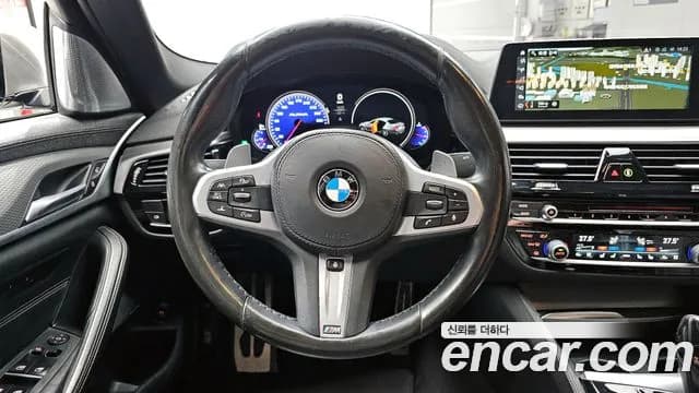 2018 BMW 5Series (G30) M550d xDrive Sold VIN WBAJD7109JBM19922 – photo 13 2018 BMW 5Series (G30) M550d xDrive Sold VIN WBAJD7109JBM19922 – photo 13
