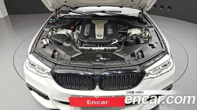 2018 BMW 5Series (G30) M550d xDrive Sold VIN WBAJD7109JBM19922 – photo 17 2018 BMW 5Series (G30) M550d xDrive Sold VIN WBAJD7109JBM19922 – photo 17