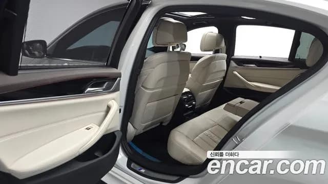2019 BMW 5 Series (G30) 530i xDrive M Sport Package Plus Sold VIN WBAJD9100KWW12210 – side profile 2019 BMW 5 Series (G30) 530i xDrive M Sport Package Plus Sold VIN WBAJD9100KWW12210 – side profile