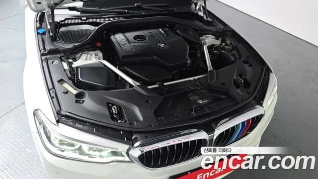 2019 BMW 5 Series (G30) 530i xDrive M Sport Package Plus Sold VIN WBAJD9100KWW12210 – trunk area 2019 BMW 5 Series (G30) 530i xDrive M Sport Package Plus Sold VIN WBAJD9100KWW12210 – trunk area