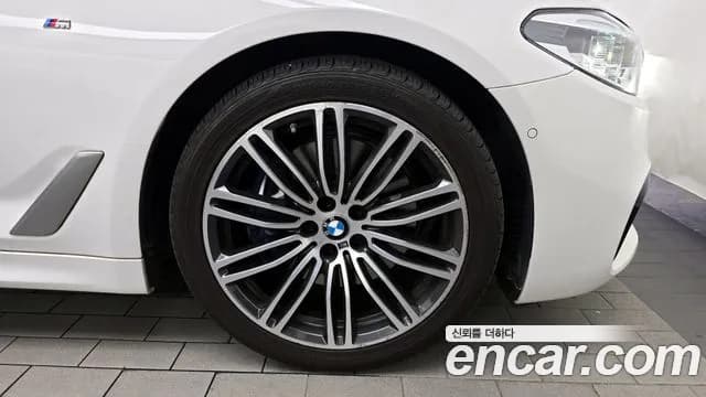 2019 BMW 5Series (G30) 530i xDrive M Sport Package Plus Sold VIN WBAJD9101KWW52196 – photo 12 2019 BMW 5Series (G30) 530i xDrive M Sport Package Plus Sold VIN WBAJD9101KWW52196 – photo 12