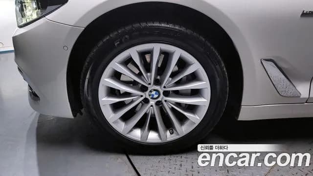 2018 BMW 5Series (G30) 530i xDrive Luxury Plus Sold VIN WBAJD9103JWC83133 – photo 17 2018 BMW 5Series (G30) 530i xDrive Luxury Plus Sold VIN WBAJD9103JWC83133 – photo 17