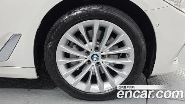 2018 BMW 5Series (G30) 530i xDrive Luxury Plus Sold VIN WBAJD9104JWC83903 – trunk area 2018 BMW 5Series (G30) 530i xDrive Luxury Plus Sold VIN WBAJD9104JWC83903 – trunk area