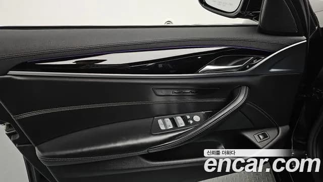 2019 BMW 5Series (G30) 530i xDrive Luxury Plus Sold VIN WBAJD9106KB278210 – interior seats 2019 BMW 5Series (G30) 530i xDrive Luxury Plus Sold VIN WBAJD9106KB278210 – interior seats