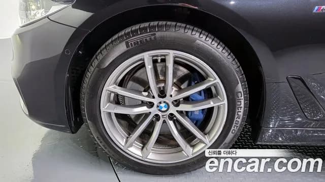 2017 BMW 5 Series (G30) 530i xDrive M Sport Package Plus Sold VIN WBAJD9108HG477142 – rear exterior 2017 BMW 5 Series (G30) 530i xDrive M Sport Package Plus Sold VIN WBAJD9108HG477142 – rear exterior