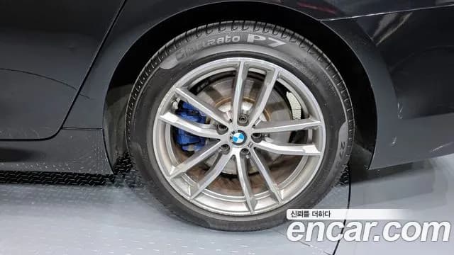 2017 BMW 5 Series (G30) 530i xDrive M Sport Package Plus Sold VIN WBAJD9108HG477142 – exterior detail 2017 BMW 5 Series (G30) 530i xDrive M Sport Package Plus Sold VIN WBAJD9108HG477142 – exterior detail
