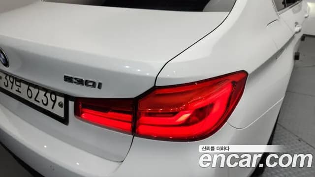 2018 BMW 5Series (G30) 530i xDrive M Sport Package Sold VIN WBAJD9108JB277008 – photo 14 2018 BMW 5Series (G30) 530i xDrive M Sport Package Sold VIN WBAJD9108JB277008 – photo 14