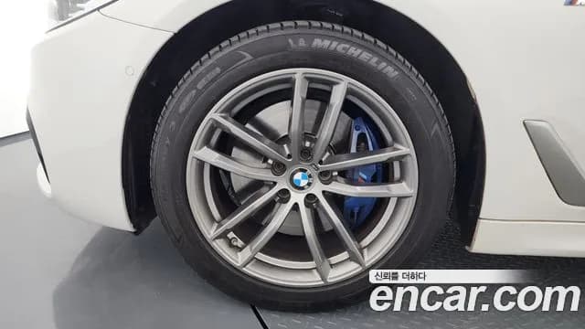 2018 BMW 5Series (G30) 530i xDrive M Sport Package Sold VIN WBAJD9108JB277008 – photo 31 2018 BMW 5Series (G30) 530i xDrive M Sport Package Sold VIN WBAJD9108JB277008 – photo 31