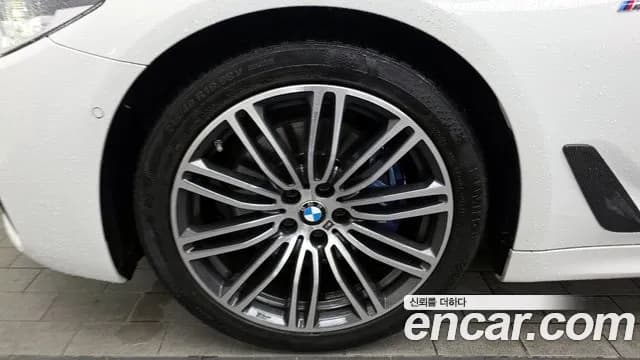 2019 BMW 5 Series (G30) 530i xDrive M Sport Package Plus Sold VIN WBAJD9108KWC84425 – rear exterior 2019 BMW 5 Series (G30) 530i xDrive M Sport Package Plus Sold VIN WBAJD9108KWC84425 – rear exterior