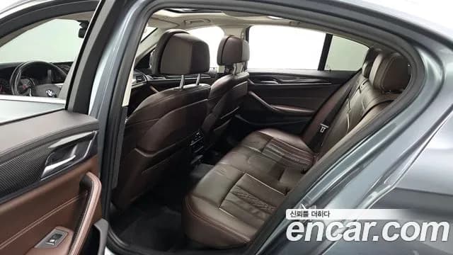 2018 BMW 5Series (G30) 530i xDrive Luxury Plus Sold VIN WBAJD9109JWC83556 – interior seats 2018 BMW 5Series (G30) 530i xDrive Luxury Plus Sold VIN WBAJD9109JWC83556 – interior seats