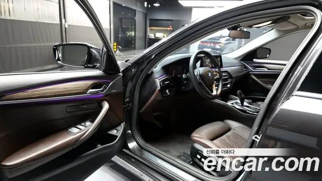 2019 BMW 5 Series (G30) 530i xDrive Luxury Plus Sold VIN WBAJD910XKWW32982 – photo 32 2019 BMW 5 Series (G30) 530i xDrive Luxury Plus Sold VIN WBAJD910XKWW32982 – photo 32