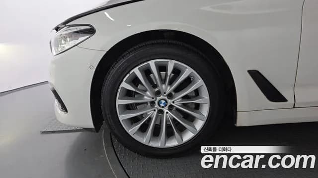 2019 BMW 5Series (G30) 520d Luxury Plus Sold VIN WBAJF3107KWW43543 – trunk area 2019 BMW 5Series (G30) 520d Luxury Plus Sold VIN WBAJF3107KWW43543 – trunk area