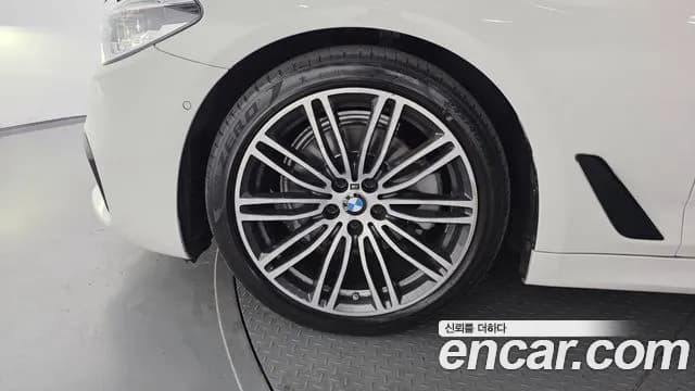 2020 BMW 5Series (G30) 520d xDrive M Sport Package Plus Sold VIN WBAJF5107LWW54491 – trunk area 2020 BMW 5Series (G30) 520d xDrive M Sport Package Plus Sold VIN WBAJF5107LWW54491 – trunk area