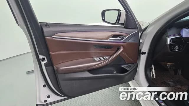 2020 BMW 5Series (G30) 520d xDrive M Sport Package Plus Sold VIN WBAJF5107LWW54491 – photo 23 2020 BMW 5Series (G30) 520d xDrive M Sport Package Plus Sold VIN WBAJF5107LWW54491 – photo 23