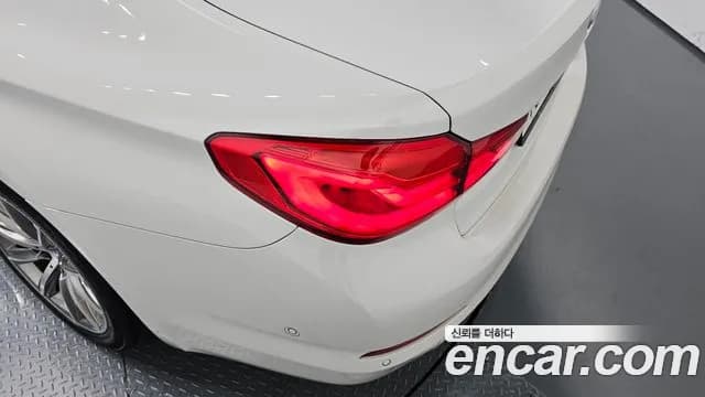 2018 BMW 5 Series (G30) 520i Luxury Sold VIN WBAJK7100JBP72054 – exterior detail 2018 BMW 5 Series (G30) 520i Luxury Sold VIN WBAJK7100JBP72054 – exterior detail