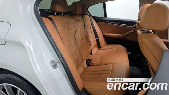 2018 BMW 5 Series (G30) 520i Luxury Sold VIN WBAJK7100JBP72054 – trunk area 2018 BMW 5 Series (G30) 520i Luxury Sold VIN WBAJK7100JBP72054 – trunk area