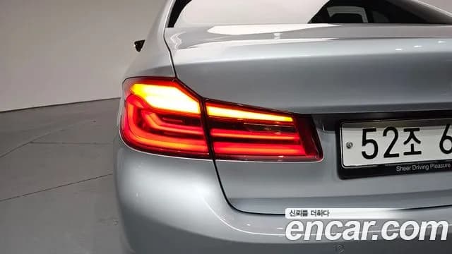 2018 BMW 5Series (G30) 520i Luxury Sold VIN WBAJK7100JBP72359 – side profile 2018 BMW 5Series (G30) 520i Luxury Sold VIN WBAJK7100JBP72359 – side profile