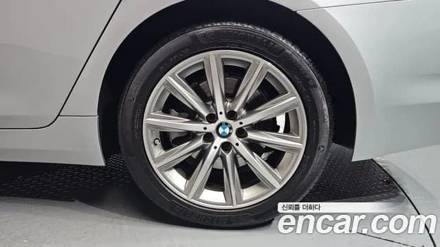 2018 BMW 5Series (G30) 520i Luxury Sold VIN WBAJK7100JBP72359 – photo 13 2018 BMW 5Series (G30) 520i Luxury Sold VIN WBAJK7100JBP72359 – photo 13