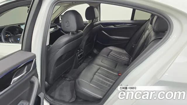 2018 BMW 5 Series (G30) 520i Luxury Sold VIN WBAJK7102JBH23750 – interior seats 2018 BMW 5 Series (G30) 520i Luxury Sold VIN WBAJK7102JBH23750 – interior seats