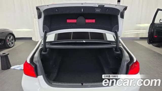 2020 BMW 5Series (G30) 520i Luxury Sold VIN WBAJK9100LCD22349 – side profile 2020 BMW 5Series (G30) 520i Luxury Sold VIN WBAJK9100LCD22349 – side profile