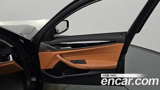 2020 BMW 5Series (G30) 520i Luxury Sold VIN WBAJK9100LCD89582 – interior seats 2020 BMW 5Series (G30) 520i Luxury Sold VIN WBAJK9100LCD89582 – interior seats