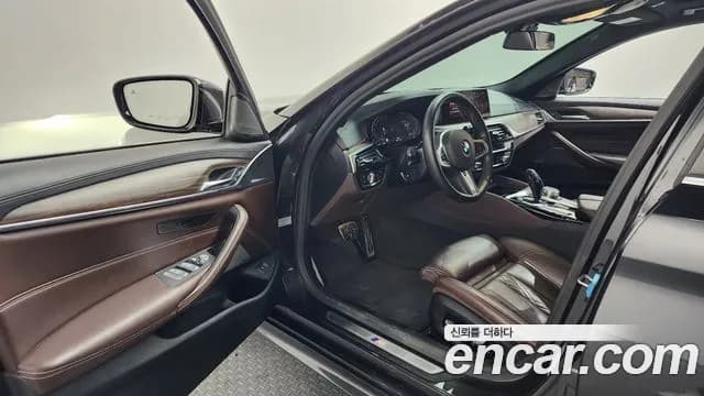 2020 BMW 5Series (G30) 520i M Sport Sold VIN WBAJK9103LCE84038 – interior seats 2020 BMW 5Series (G30) 520i M Sport Sold VIN WBAJK9103LCE84038 – interior seats