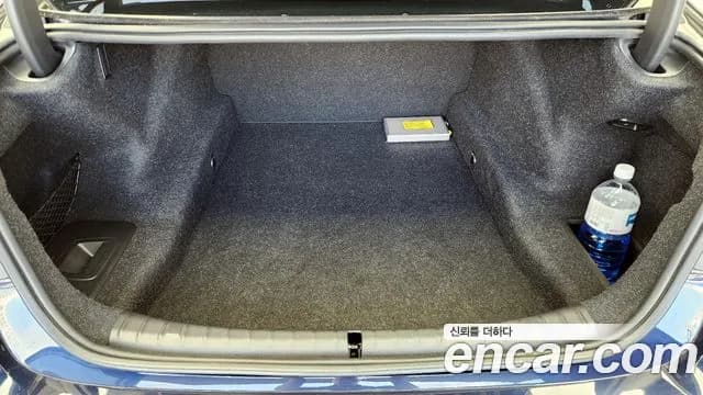 2020 BMW 5 Series (G30) 520i Luxury Sold VIN WBAJK9106LCE10418 – trunk area 2020 BMW 5 Series (G30) 520i Luxury Sold VIN WBAJK9106LCE10418 – trunk area