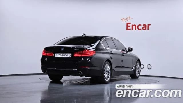 2020 BMW 5 Series (G30) 520i Luxury Sold VIN WBAJK9107LCE07026 – rear exterior 2020 BMW 5 Series (G30) 520i Luxury Sold VIN WBAJK9107LCE07026 – rear exterior